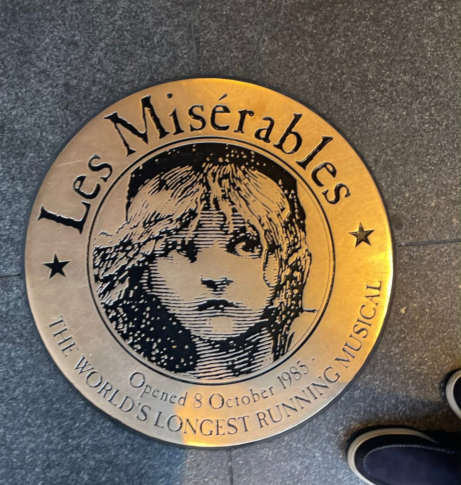 Les Misérables medallion